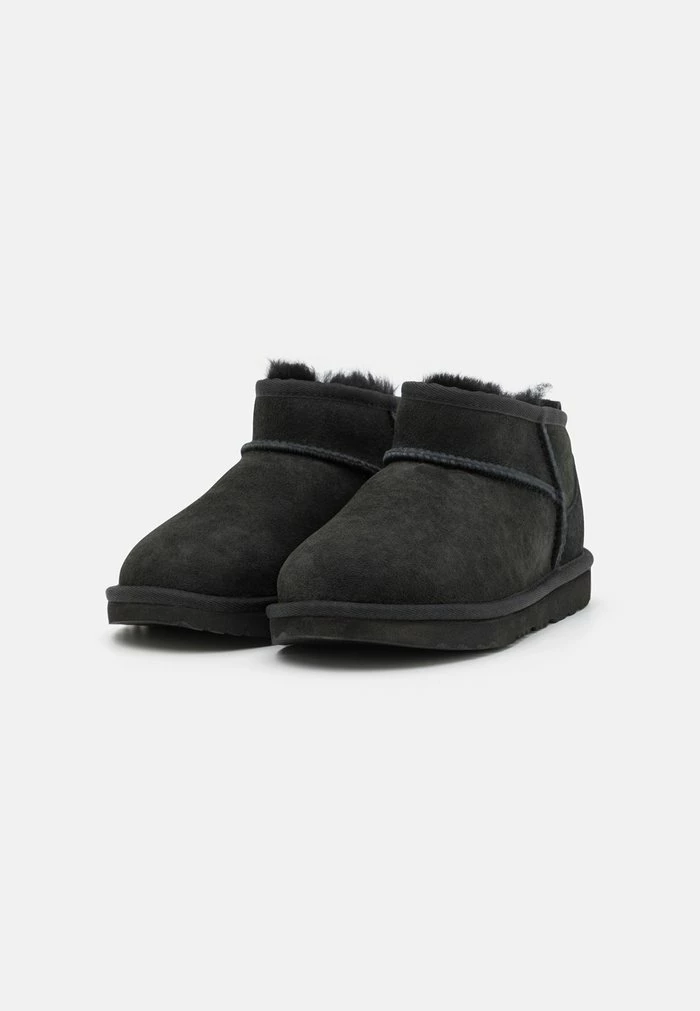 CLASSIC ULTRA MINI UNISEX - Classic ankle boots - black UGG CLASSIC ULTRA MINI UNISEX - Classic Ankle Boots - Black -UGG Shop 8d3adf5861bd4aa294de5c77ea4a3080