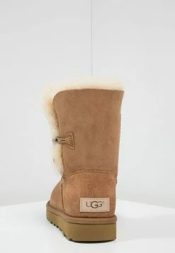 UGG BAILEY BUTTON II - Classic Ankle Boots - Chestnut -UGG Shop 8da777e2c24d43a9b27ebabbbacce7ac