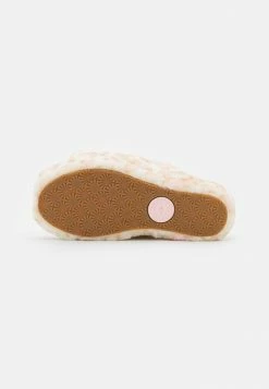 UGG FLUFF YEAH SLIDE PANTHER PRINT - Slippers - White -UGG Shop 9298bcaaaff44ba28a1086db87a4354c