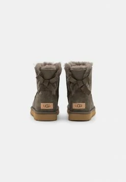 UGG MINI BAILEY BOW - Classic Ankle Boots - Slate 9 UGG MINI BAILEY BOW - Classic Ankle Boots - Slate -UGG Shop 97f157168b584b8ab94ca7b708998da6
