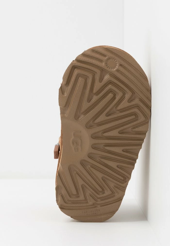 NEUMEL - Lace-up ankle boots - chestnut UGG NEUMEL - Lace-up Ankle Boots - Chestnut -UGG Shop 989376831e56409eae3b1085994dc9e7