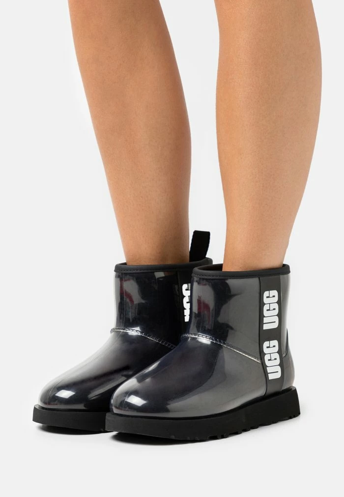 CLASSIC CLEAR MINI - Wellies - black UGG CLASSIC CLEAR MINI - Wellies - Black -UGG Shop 990488ff62c74a52ae09b653af8c1164