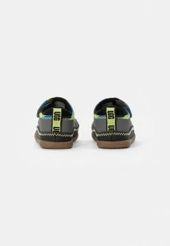 UGG DELTA CLOSED TOE - Baby Shoes - Black -UGG Shop 99cbc775fd924cdca49cd7b8eac1eb59