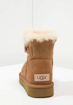 UGG MINI BAILEY BUTTON - Ankle Boots - Chestnut 4 UGG MINI BAILEY BUTTON - Ankle Boots - Chestnut -UGG Shop 9b6e932027a34f20852a85301f78d1c7
