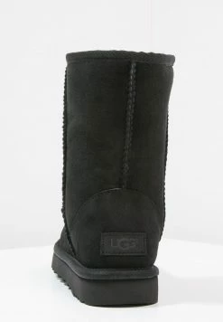 UGG CLASSIC SHORT - Classic Ankle Boots - Black 11 UGG CLASSIC SHORT - Classic Ankle Boots - Black -UGG Shop a4ba63f17dc24d5383c4d82c4ecb1c6d