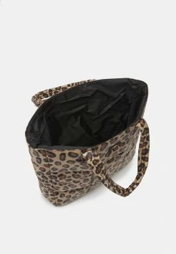 UGG ELLORY PUFF TOTE - Tote Bag - Brown 6 UGG ELLORY PUFF TOTE - Tote Bag - Brown -UGG Shop a72da8f3f1f2497083f2d29647f8d64e