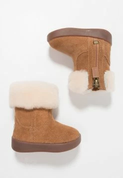 UGG JORIE - Classic Ankle Boots - Chestnut