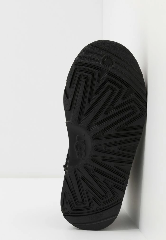 CLASSIC MINI II - Classic ankle boots - black UGG CLASSIC MINI II - Classic Ankle Boots - Black -UGG Shop abefe0c2ab3e4e66b972838ff3f6cad3