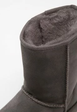 UGG CLASSIC SHORT - Classic Ankle Boots - Grey -UGG Shop b13a1a7628e345d2b3975df9db1cb9e0