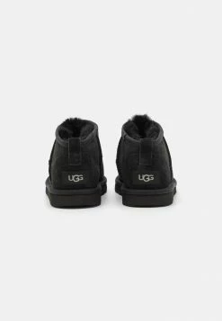 UGG CLASSIC ULTRA MINI UNISEX - Classic Ankle Boots - Black 2 UGG CLASSIC ULTRA MINI UNISEX - Classic Ankle Boots - Black -UGG Shop b38a9faca1c54cf78156efb8a9da84c6