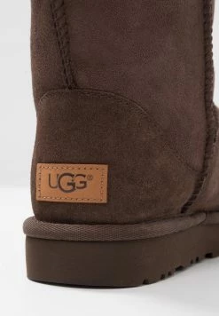 UGG CLASSIC SHORT - Classic Ankle Boots - Chocolate -UGG Shop b3bb5bf5e442470b96e808b48c06be11
