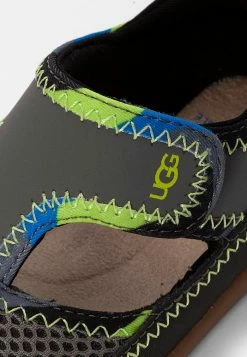 UGG DELTA CLOSED TOE - Baby Shoes - Black -UGG Shop b3ec670a5cd640839439fb6135610425