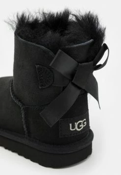 UGG MINI BAILEY BOW II - Classic Ankle Boots - Black -UGG Shop b43710ab4a13448e88e89292e71e5535
