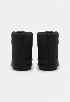 UGG CLASSIC MAXI SHORT UNISEX - Winter Boots - Black 8 UGG CLASSIC MAXI SHORT UNISEX - Winter Boots - Black -UGG Shop b4561a39bf44449695982f4a58f0a996