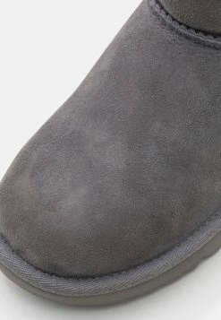 UGG MINI BAILEY BOW II - Classic Ankle Boots - Lighthouse -UGG Shop b5e976b03ca742788a6538afa749e7d5