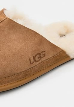 UGG HYDE - Slippers - Chestnut 5 UGG HYDE - Slippers - Chestnut -UGG Shop b793290d81bb4a07ab13b2c6953d8a62
