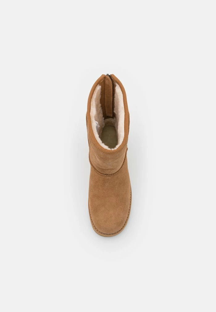 UGG CLASSIC SHORT LOGO ZIP - Classic Ankle Boots - Chestnut 6 UGG CLASSIC SHORT LOGO ZIP - Classic Ankle Boots - Chestnut - Image 6