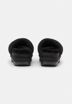 UGG MAXI GRAPHIC SLIDE - Heeled Mules - Black 3 UGG MAXI GRAPHIC SLIDE - Heeled Mules - Black -UGG Shop cd2f5fd0902345ca998769687969765d