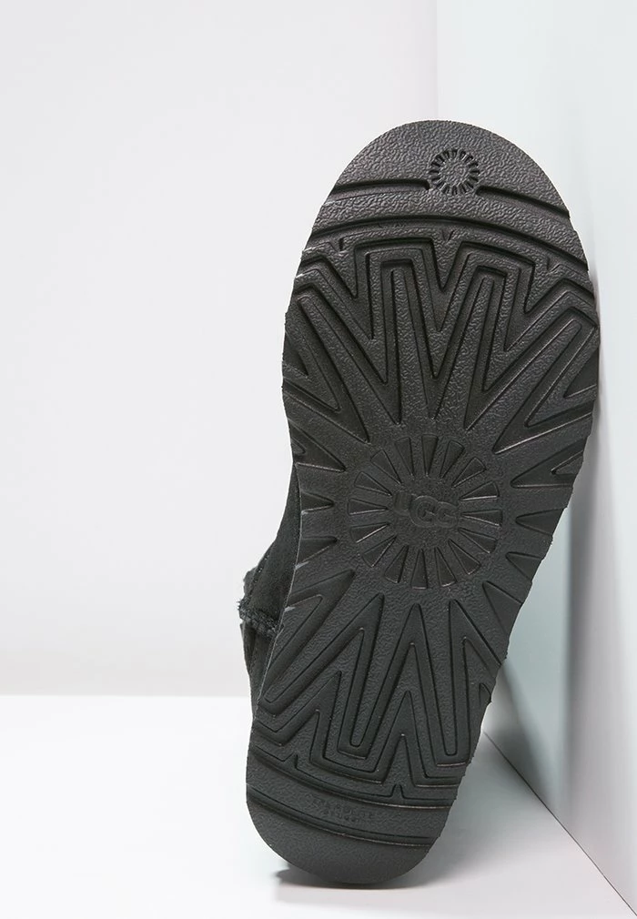 UGG CLASSIC SHORT - Classic Ankle Boots - Black 6 UGG CLASSIC SHORT - Classic Ankle Boots - Black - Image 6
