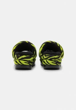 UGG MAXI SLIDE TIGER PRINT - Slippers - Key Lime -UGG Shop ce2082f577e9421d8c040fc82e29330b