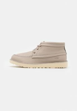 UGG CAMPOUT CHUKKA - Casual Lace-ups - Putty