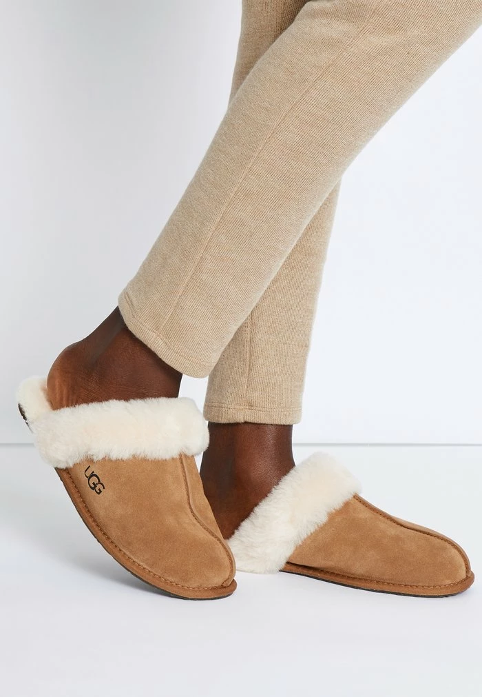 SCUFFETTE - Slippers - chestnut UGG SCUFFETTE - Slippers - Chestnut -UGG Shop d1ecd6bc0c004c87b18cb840b830d8bb