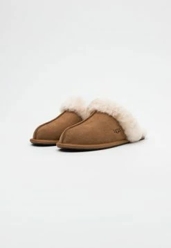 UGG SCUFFETTE - Slippers - Chestnut 5 UGG SCUFFETTE - Slippers - Chestnut -UGG Shop d2b10a5b1ded44b5ad390ee8be2007f4