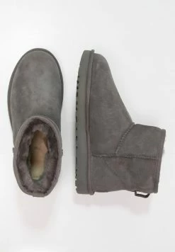 UGG CLASSIC MINI - Classic Ankle Boots - Grey 2 UGG CLASSIC MINI - Classic Ankle Boots - Grey -UGG Shop d40286e82cbc433e87b27e7cd73c06d8