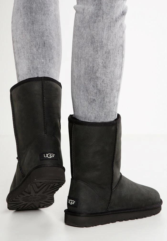 CLASSIC - Winter boots - black UGG CLASSIC - Winter Boots - Black -UGG Shop d8977d60b6db4a3d9513751b3c69107f