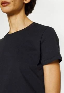 UGG UMA TEE - Basic T-shirt - Black -UGG Shop db85748e9d9448aea9d8b3fca57c5483