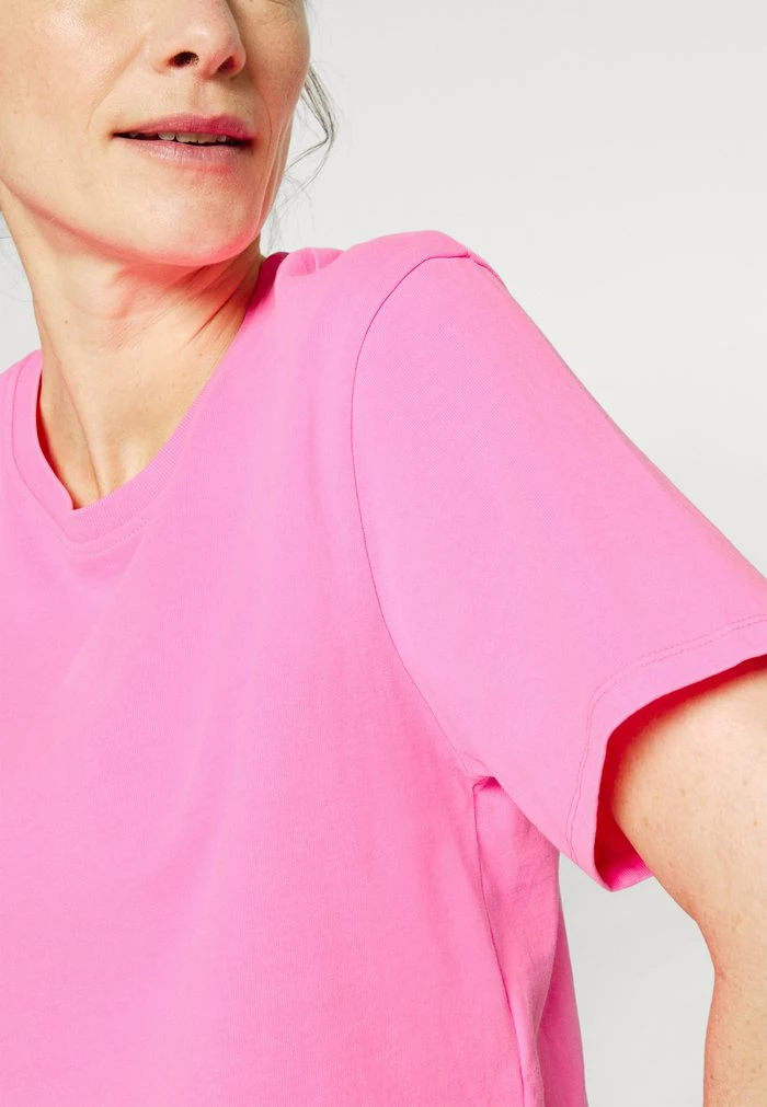 TANA CROPPED TEE - Basic T-shirt - taffy pink UGG TANA CROPPED TEE - Basic T-shirt - Taffy Pink -UGG Shop df24af0c85e44687a0467eab9f5ad5a8