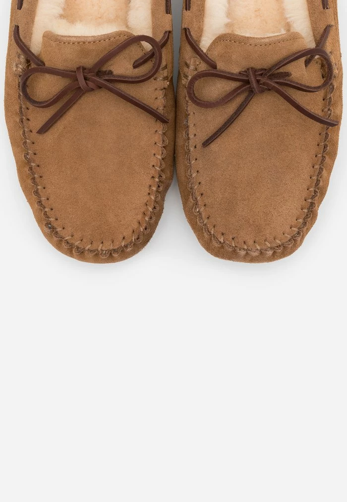 DAKOTA - Slippers - chestnut UGG DAKOTA - Slippers - Chestnut -UGG Shop e56222267af446eea6dabf6ebfde6273