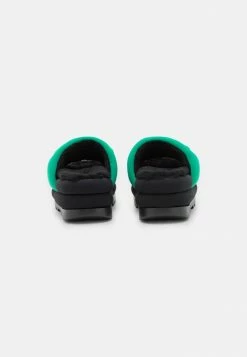 UGG MAXI GRAPHIC SLIDE - Heeled Mules - Emerald Green/black -UGG Shop e96ae315f4024a599ee855a40fc803f3