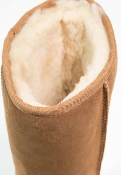 UGG CLASSIC II - Boots - Chestnut 13 UGG CLASSIC II - Boots - Chestnut -UGG Shop ec3bb5eb9f314a6eb08262b69cdd64fe