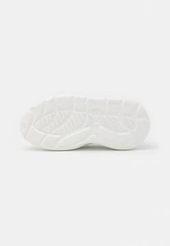 UGG SPORT YEAH - Slip-ons - Bright White -UGG Shop ec713aa34eb849878238f137bedf96aa