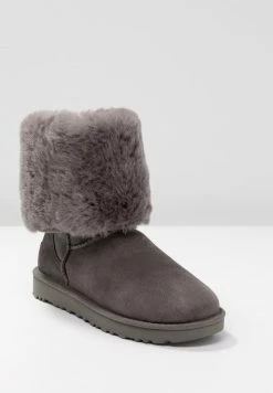 UGG CLASSIC II - Boots - Grey 7 UGG CLASSIC II - Boots - Grey -UGG Shop f13a00a960934906be68f137a0a6dfce