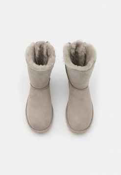UGG BAILEY BOW - Classic Ankle Boots - Light Grey 11 UGG BAILEY BOW - Classic Ankle Boots - Light Grey -UGG Shop f5972b3a9af344a9985c86488aaced8d