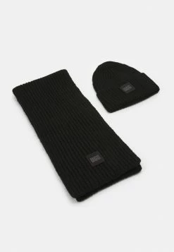 UGG CHUNKY SET - Scarf - Black