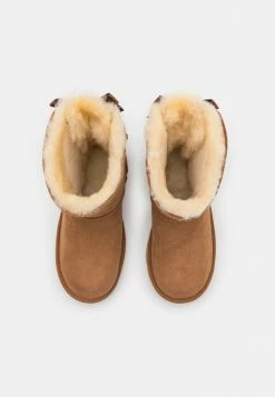 UGG BAILEY BOW - Boots - Chestnut -UGG Shop fa2985ab23424984993bf705e3077e1e