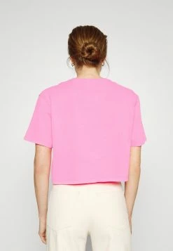 UGG TANA CROPPED TEE - Basic T-shirt - Taffy Pink 2 UGG TANA CROPPED TEE - Basic T-shirt - Taffy Pink -UGG Shop fc2a53bcde6044338d33f0f0009ba300