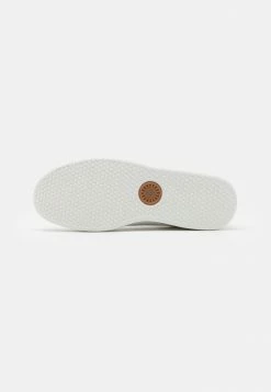 UGG SOUTH BAY - Trainers - White -UGG Shop fe25b523a9504340ac318a54005f9d1a